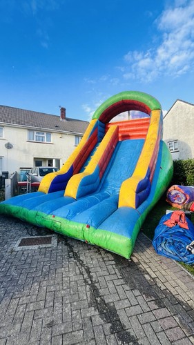 Bouncy castle mega - bouncy,