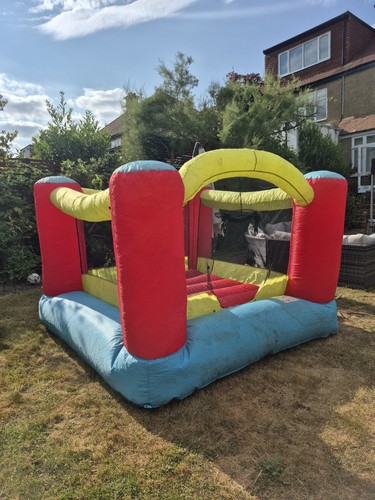 Pro 7ft bouncy castle - 7ft,