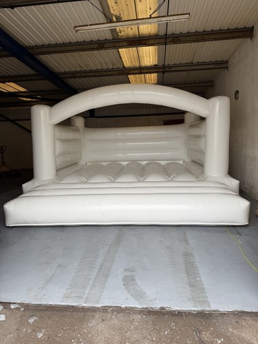 15x15 bouncy castle - 15x15,